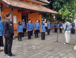 Peringati Hari Ibu Ke-97, Bawaslu Banyuwangi Gelar Upacara Penghormatan Bendera Merah Putih