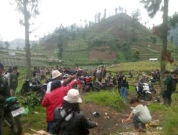 Hijaukan Lereng Sirampog, Ratusan Relawan Tanam 1.200 Pohon di Tuk Jaya