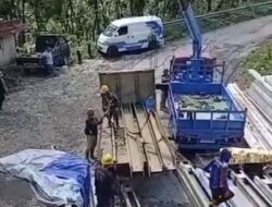 DPU PR Pemalang Gandeng Rekanan Bongkar Struktur Jembatan Kalimendelem