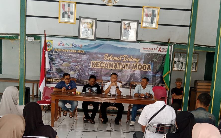 Camat Moga Tegaskan Lapak Alun-Alun Tidak Boleh Diperjualbelikan!