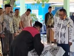 Kawal Pilkades Serentak 2026, Camat Comal Resmi Lantik Tim Pengawas Kecamatan