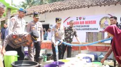 Polres Banjarnegara Salurkan 25 Ribu Liter Air Bersih ke Warga Kebutuhduwur