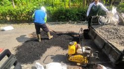 DPUPR Pemalang Tambal Jalan Berlubang di Lingkar Watukumpul, Cegah Kecelakaan